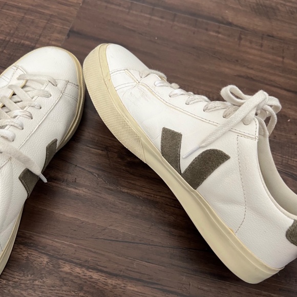 Veja Campo Sneaker size 10 - Picture 9 of 14